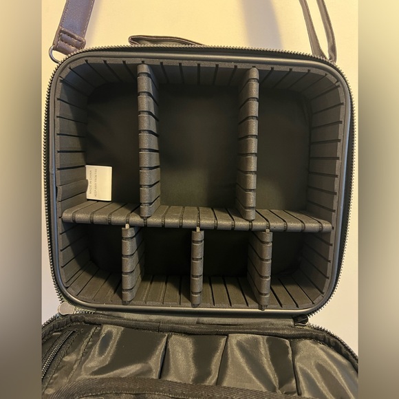 LACATTURA Travel Makeup bag, Leather Makeup Train Case - NWOT - Picture 13 of 13